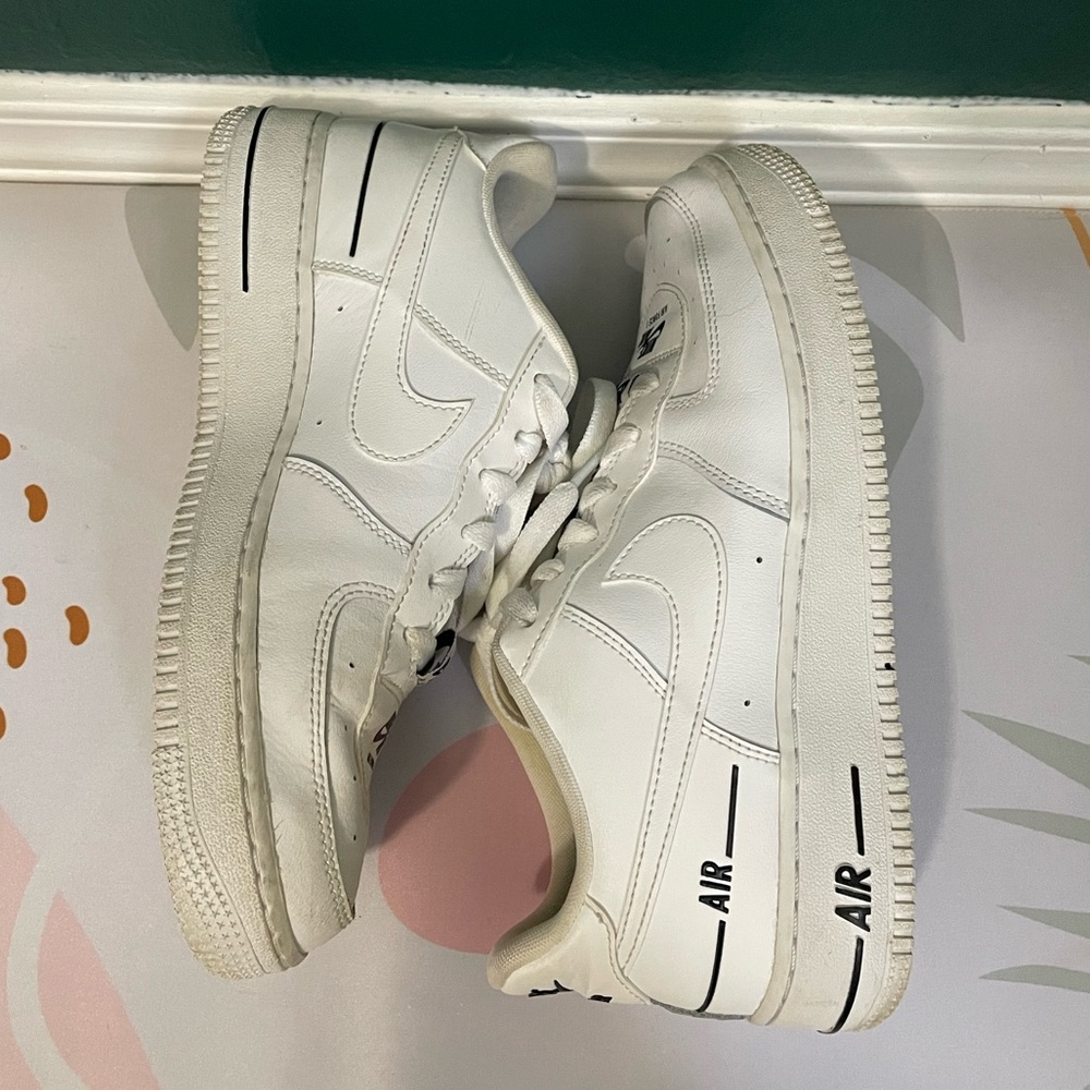 Nike Air Force 1 LV8 3 GS ‘Multiple Logos’ CJ4092-100